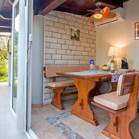Oliva Mit Eigener Terrasse
